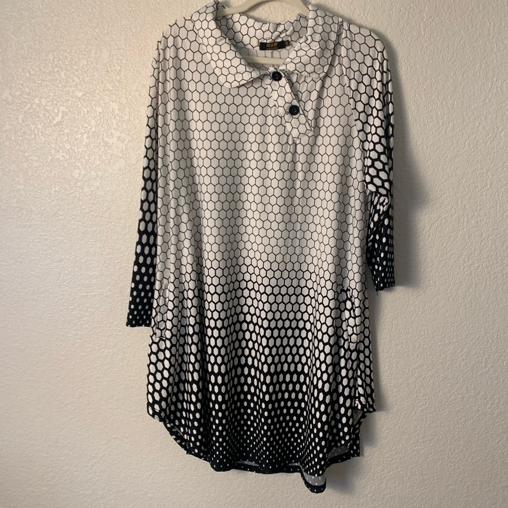 Black and White Honeycomb Pattern Women's dress tunic, size 3X